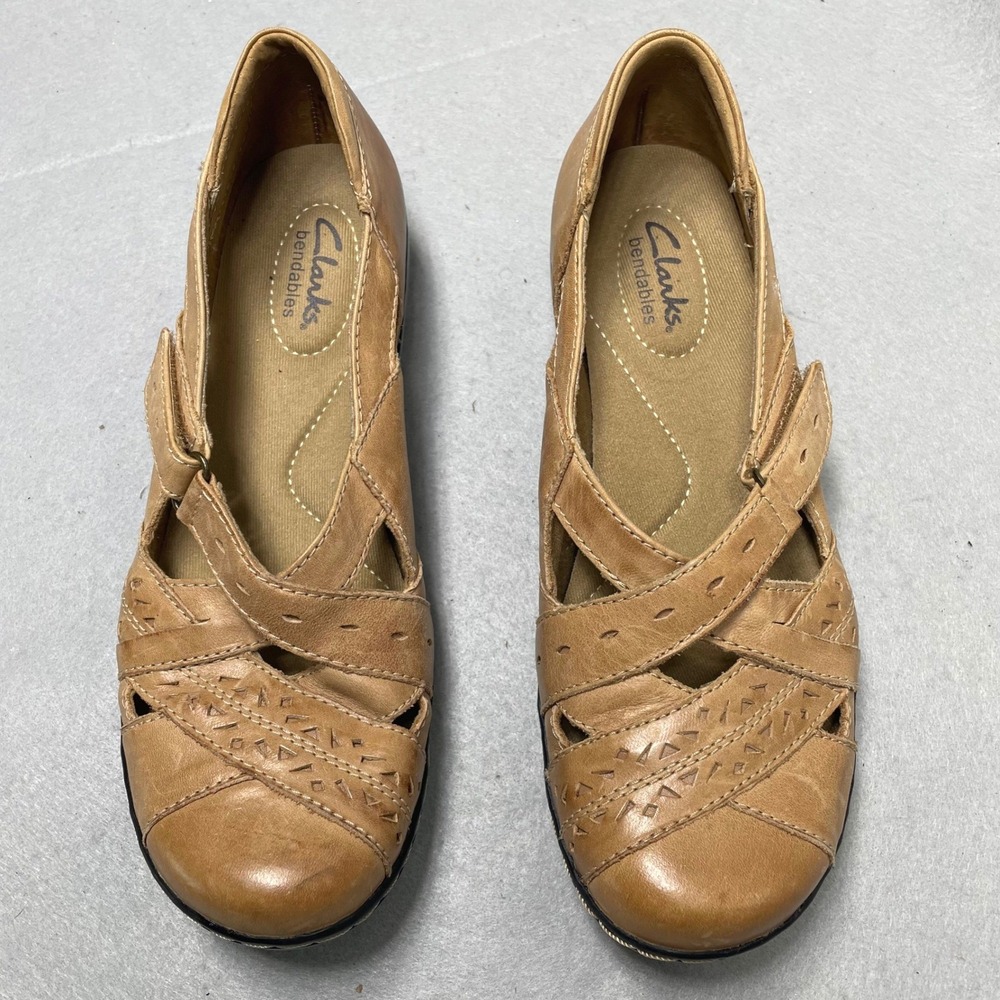 Clarks Bendables Flats Women 7.5 M Tan Leather Laser Cut Crisscross Strap 65067